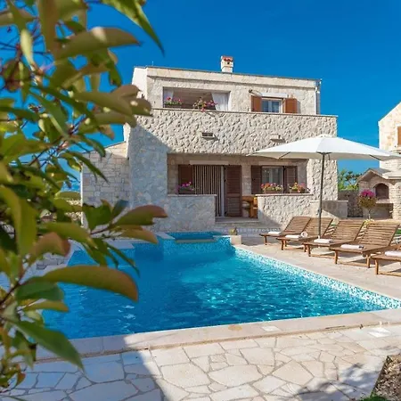 Kirstin * Privlaka (Zadar)